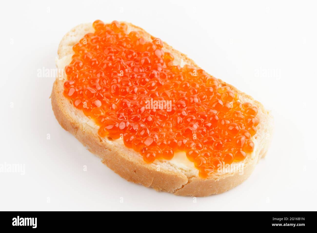 Brot mit rotem Lachsrogen, Nahaufnahme Stockfoto