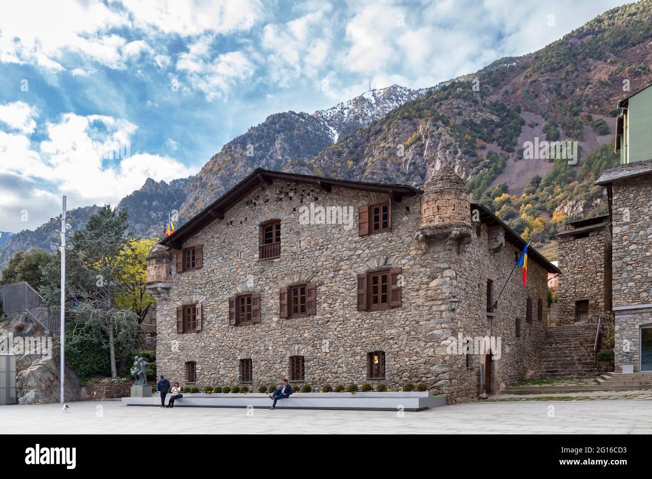 Andorra la Vella, Andorra, November 26 2019: Die Casa de la Vall ist der Sitz des Generalrats von Andorra und ein Erbe-Haus Stockfoto