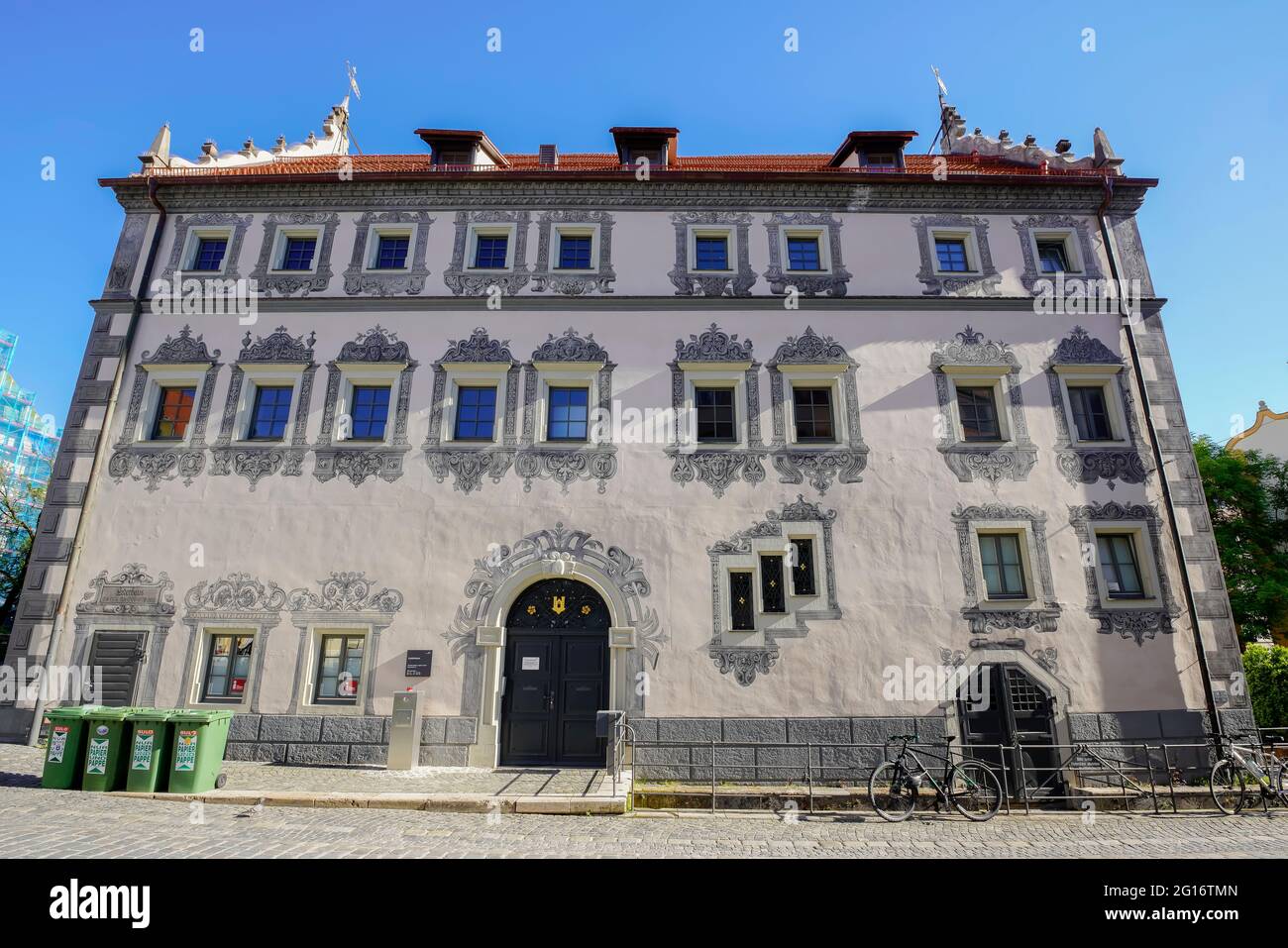 Dekoratives Lederhaus im historischen Zentrum von Ravensburg. Baden Württemberg in Süddeutschland. Stockfoto