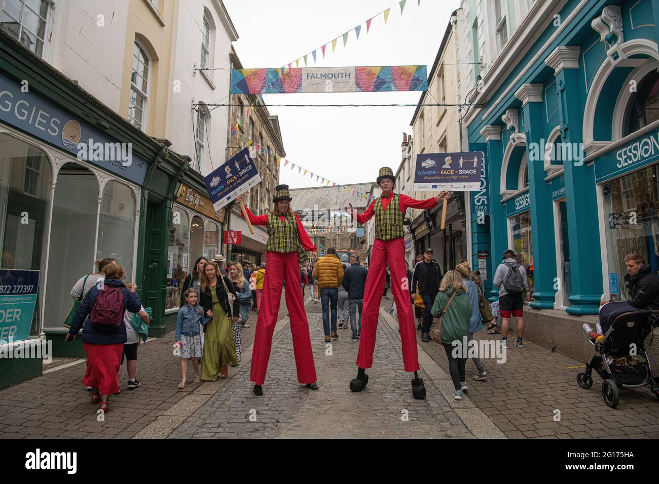 Falmouth Cornwall, Open for Business, G7 Summit, Falmouth High Street, G7 Summit in Cornwall, Docks von Falmouth, das Schiff wird statisch bleiben, in Falmouth vertäut, für einen Zeitraum von 10 Tagen genutzt, Unterkunft, Verpflegung, Quelle: kathleen White/Alamy Live News Stockfoto