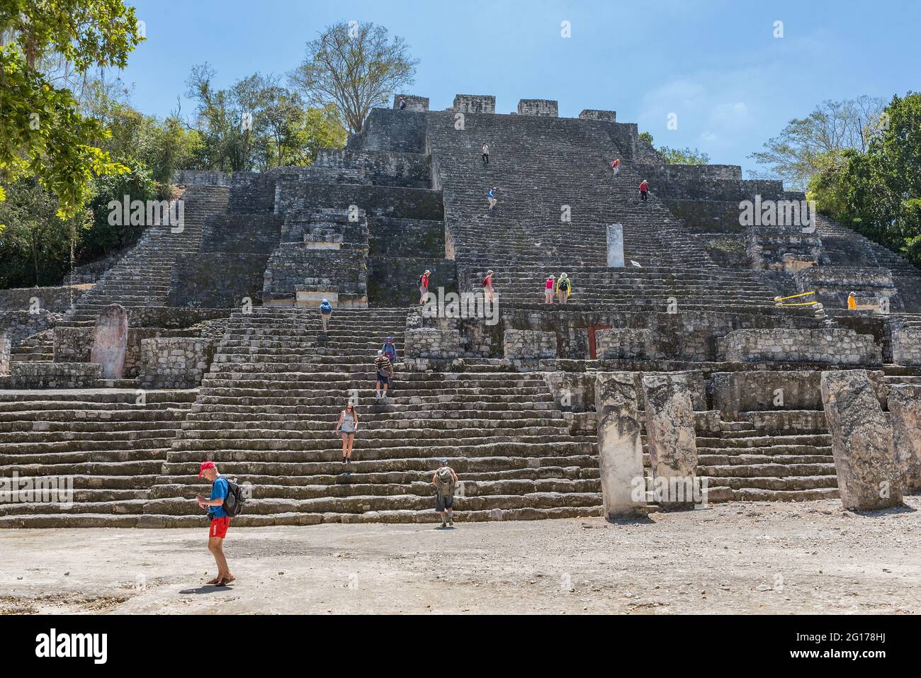 Besucher der Maya-Ruinen von Calakmul, Campeche, Mexiko Stockfoto