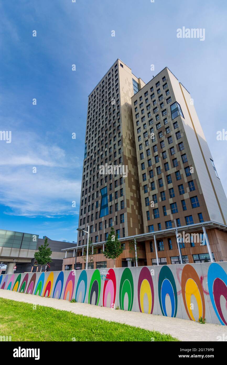 Wien, Wien: 84 m hoher Holzhochhaus oho Holzhochhaus, höchster Holzhochhaus der Welt, im neuen Stadtteil Seestadt Aspern im 22. Donaustadt Stockfoto