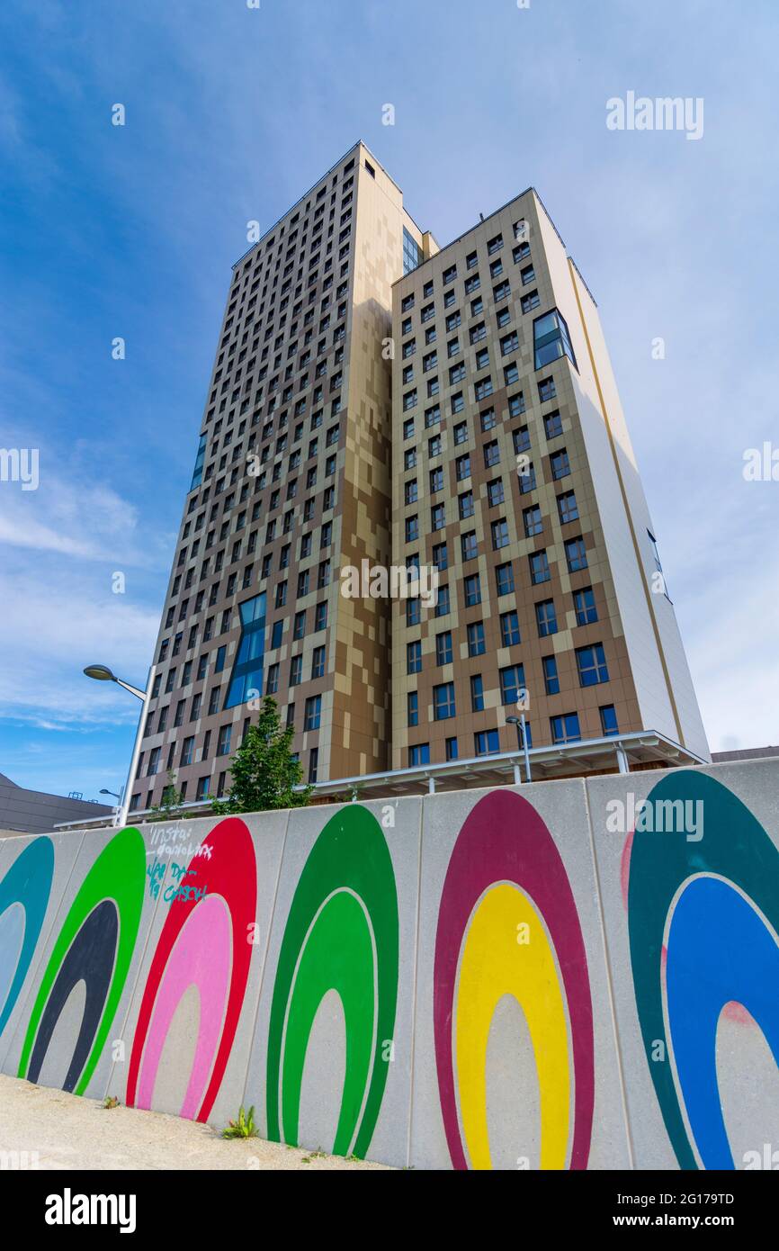 Wien, Wien: 84 m hoher Holzhochhaus oho Holzhochhaus, höchster Holzhochhaus der Welt, im neuen Stadtteil Seestadt Aspern im 22. Donaustadt Stockfoto