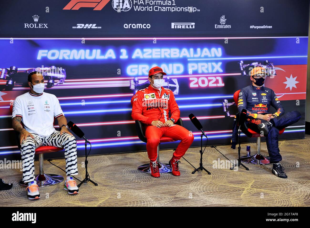Baku Aserbaidschan Juni 2021 L Bis R Lewis Hamilton Gbr Mercedes Amg F1 Charles Leclerc Mon Ferrari Max Verstappen Nld Red Bull Racing Bei Der Fia Pressekonferenz Nach Dem Qualifying 05 06 2021 Formel 1 Weltmeisterschaft Rd