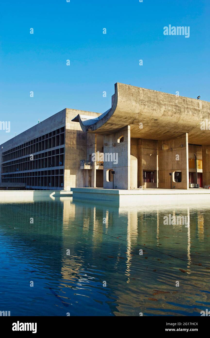 Indien, Punjab und Haryana, Chandigarh, Vidhan Sabha die gesetzgebende Versammlung von Le Corbusier Stockfoto