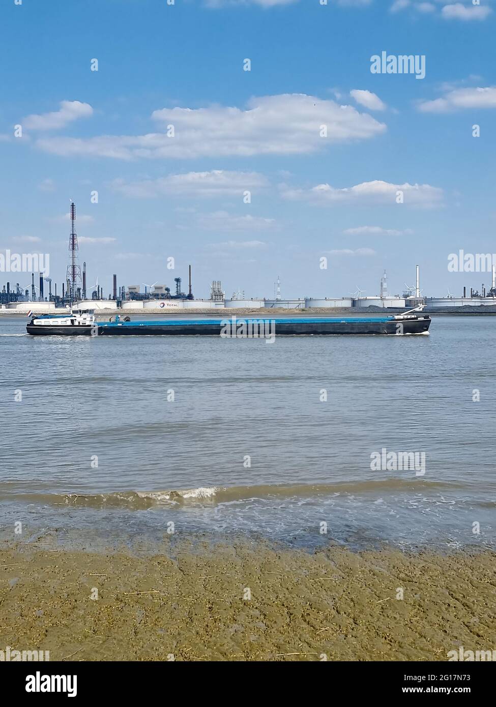 Auf Der Schelde Bei Antwerpen Stockfotos Und Bilder Kaufen Alamy