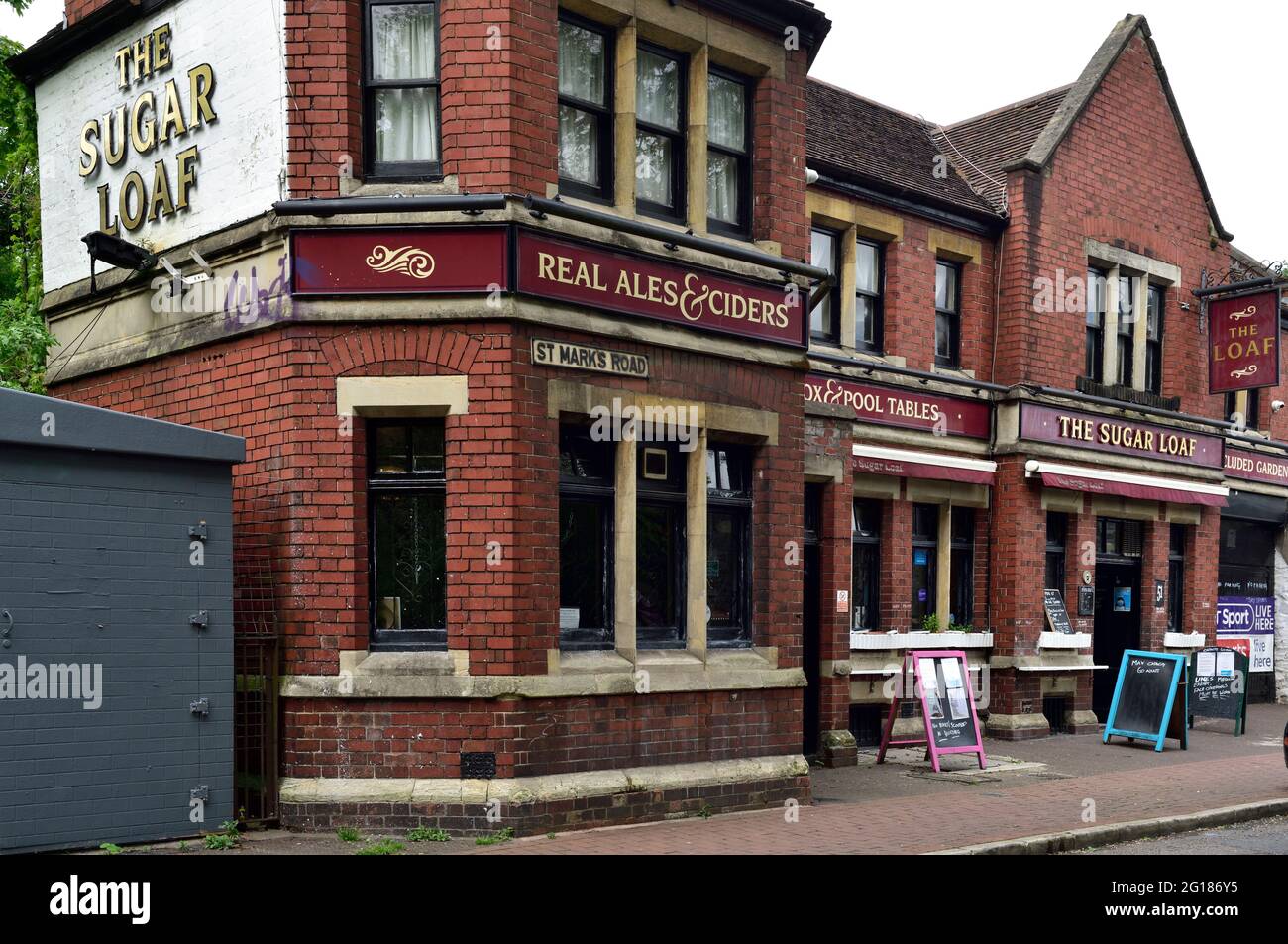 Außerhalb des Sugar Loaf Real Ales and Ciders Neighborhood Pub, Easton, Bristol, Großbritannien Stockfoto
