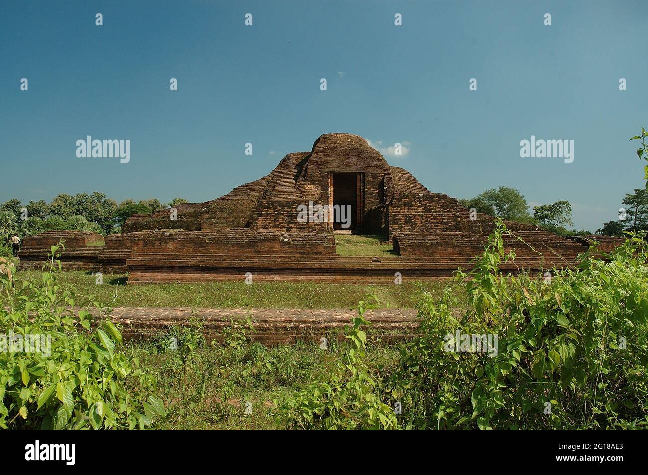 Der Ruppban Mora, ein buddhistischer Tempel in einer der historischen Stätten aus dem 7. Bis 12. Jahrhundert u.Z., in Mainamati, Comilla, Bangladesch. 29. Juni 2006. Stockfoto