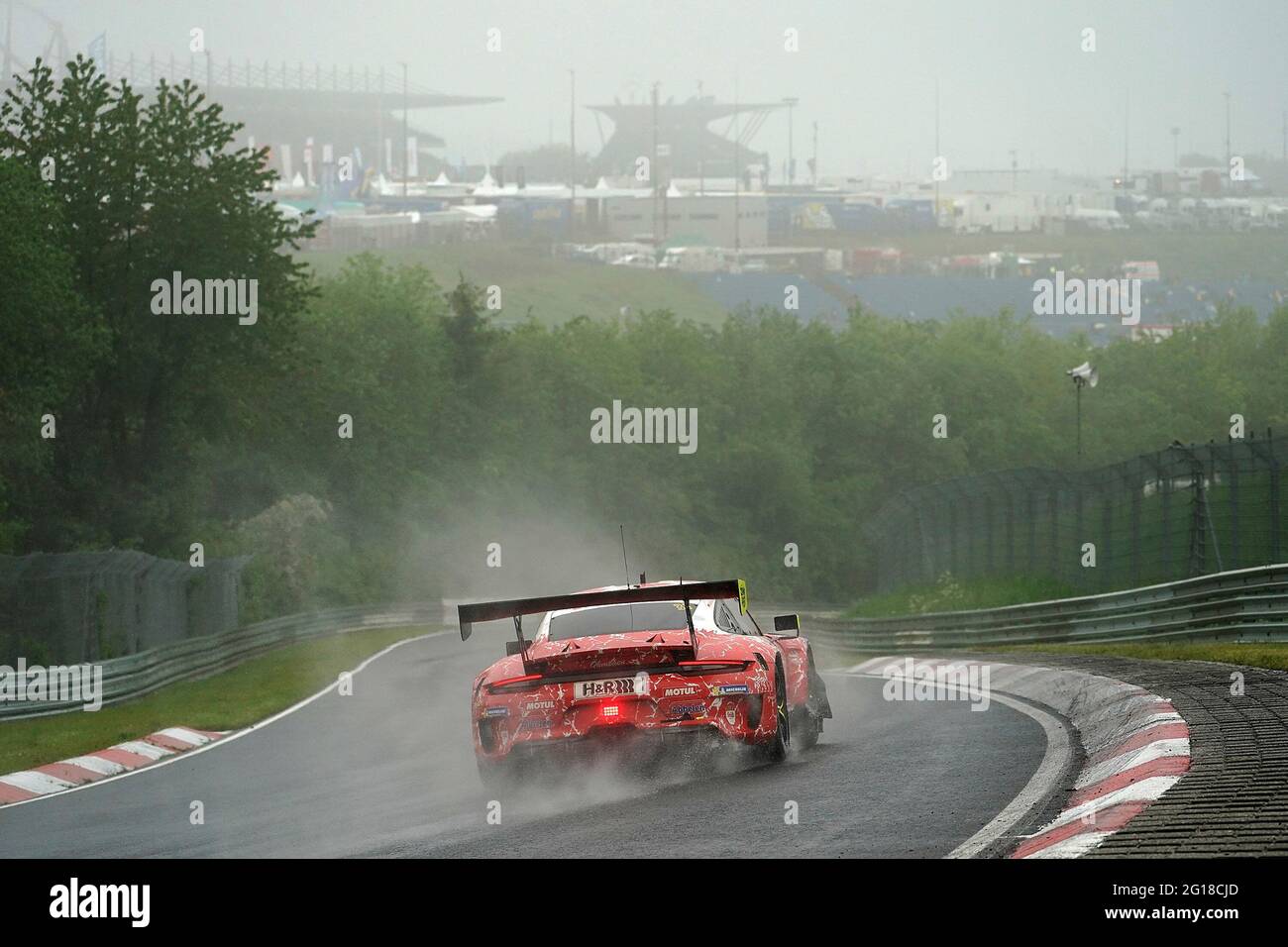 05.06.2021, Nürburgring, Nürnberg, 24h-Rennen 2021, Nürburgring, 03.06. - 06.06.2021, im Bild Nr. 31: Porsche 911 GT3 R Frikadelli Racing Team Pilet, Patrick (FRA) Makowiecki, Frederic (FRA) Martin, Maxime (Bel) Olsen, Dennis (NOR) Stockfoto