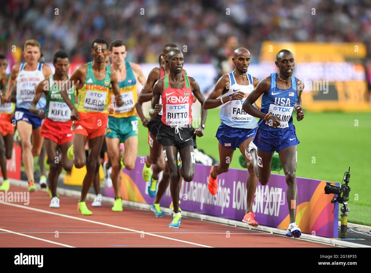 Paul Chelimo (USA, Bronzemedaille), Mo Farah (GBR, Silbermedaille). 5000 Meter Männer Finale. IAAF World Championships London 2017 Stockfoto