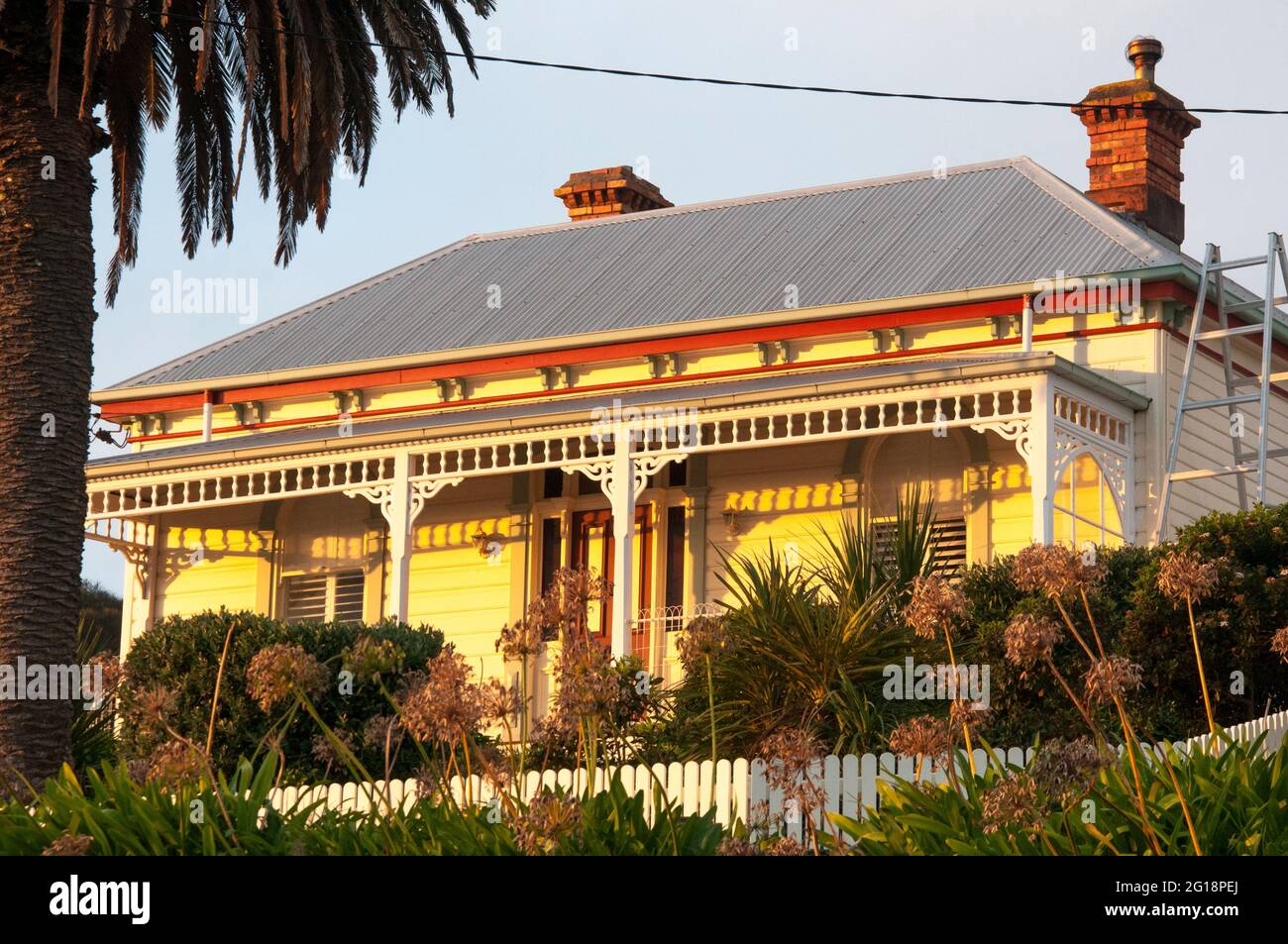 Holzhaus mit Doppelfronten aus der viktorianischen Zeit im historischen Township Stanley, im Nordwesten Tasmaniens, Australien Stockfoto