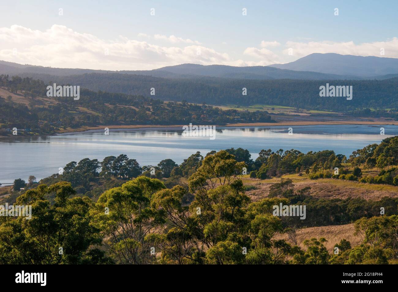 Tamar Valley vom Brady's Lookout aus gesehen, im Norden Tasmaniens, Australien. Matthew Brady war ein Buschranger aus dem 19. Jahrhundert oder Gesetzbußler. Stockfoto