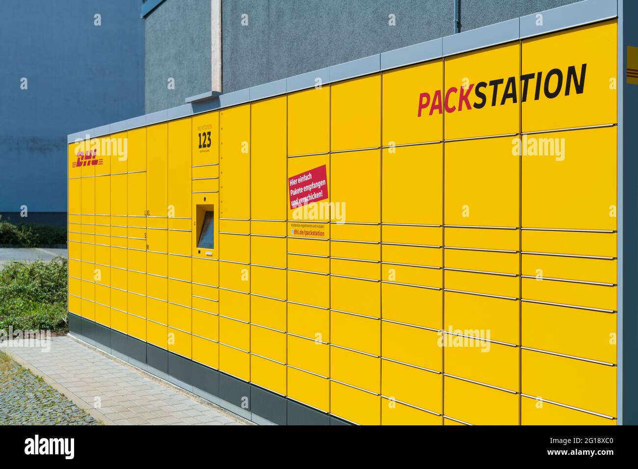 Deutschland , Forst , 05.06.2021 , EINE Packstation von DHL Stockfoto