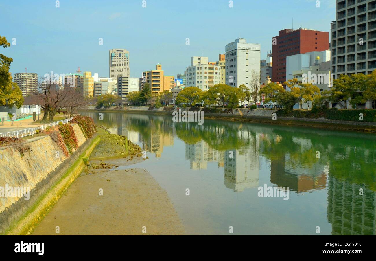 Stadtbild von Hiroshima und Otagawa-Fluss, Japan. 02-15-2015 Stockfoto