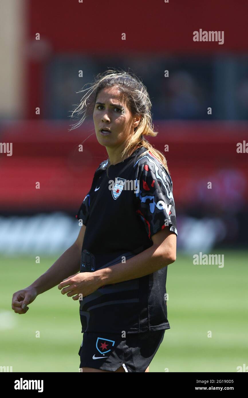 Chicago Red Stars Stürmer Katie Johnson (33) schaut während eines NWSL-Spiels gegen den North Carolina Courage im SeatGeek Stadium, Samstag, 5. Juni 20, auf Stockfoto