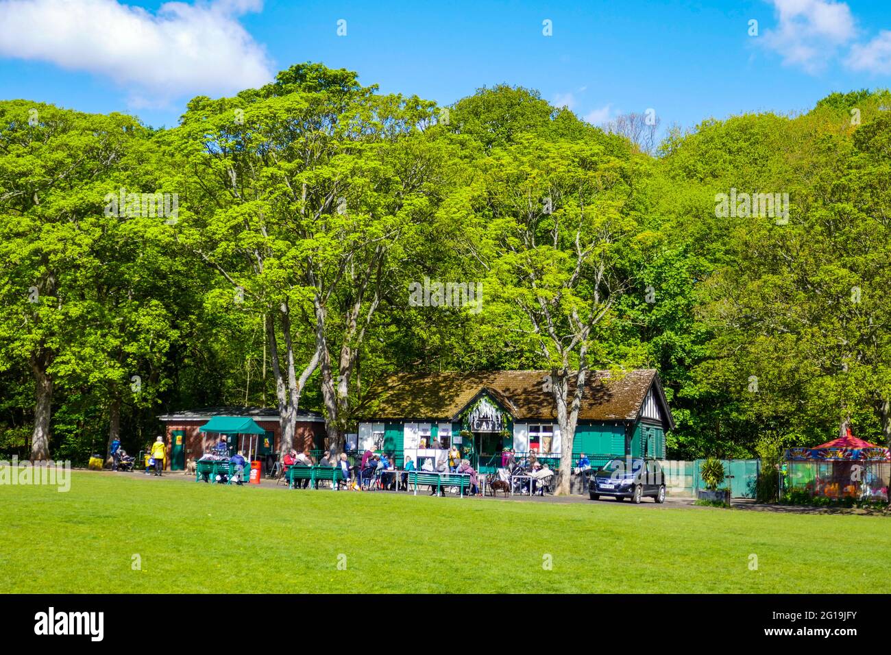 Beliebtes Café im Endcliffe Park im Sommer in Sheffield, South Yorkshire, Nordengland, Großbritannien Stockfoto