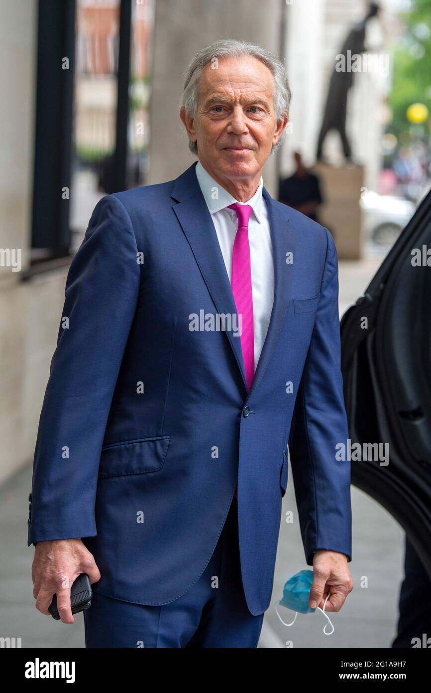 Der ehemalige Premierminister Tony Blair wurde vor dem BBC Broadcasting House in London gesehen, wo er in der Andrew Marr-Show auftrat. Stockfoto