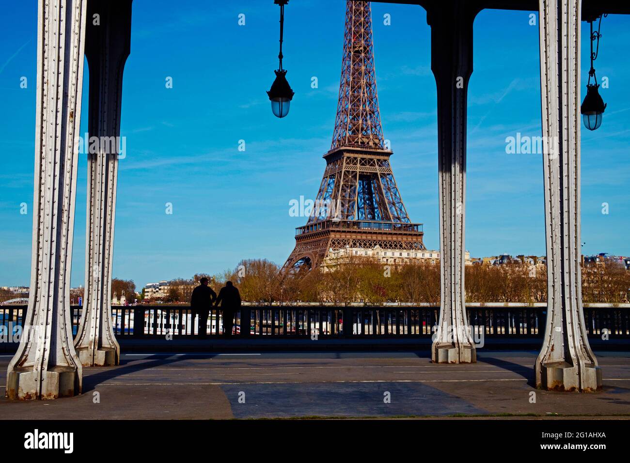 Frankreich, Paris, Eiffelturm von der Bir Hakeim Brücke Stockfoto