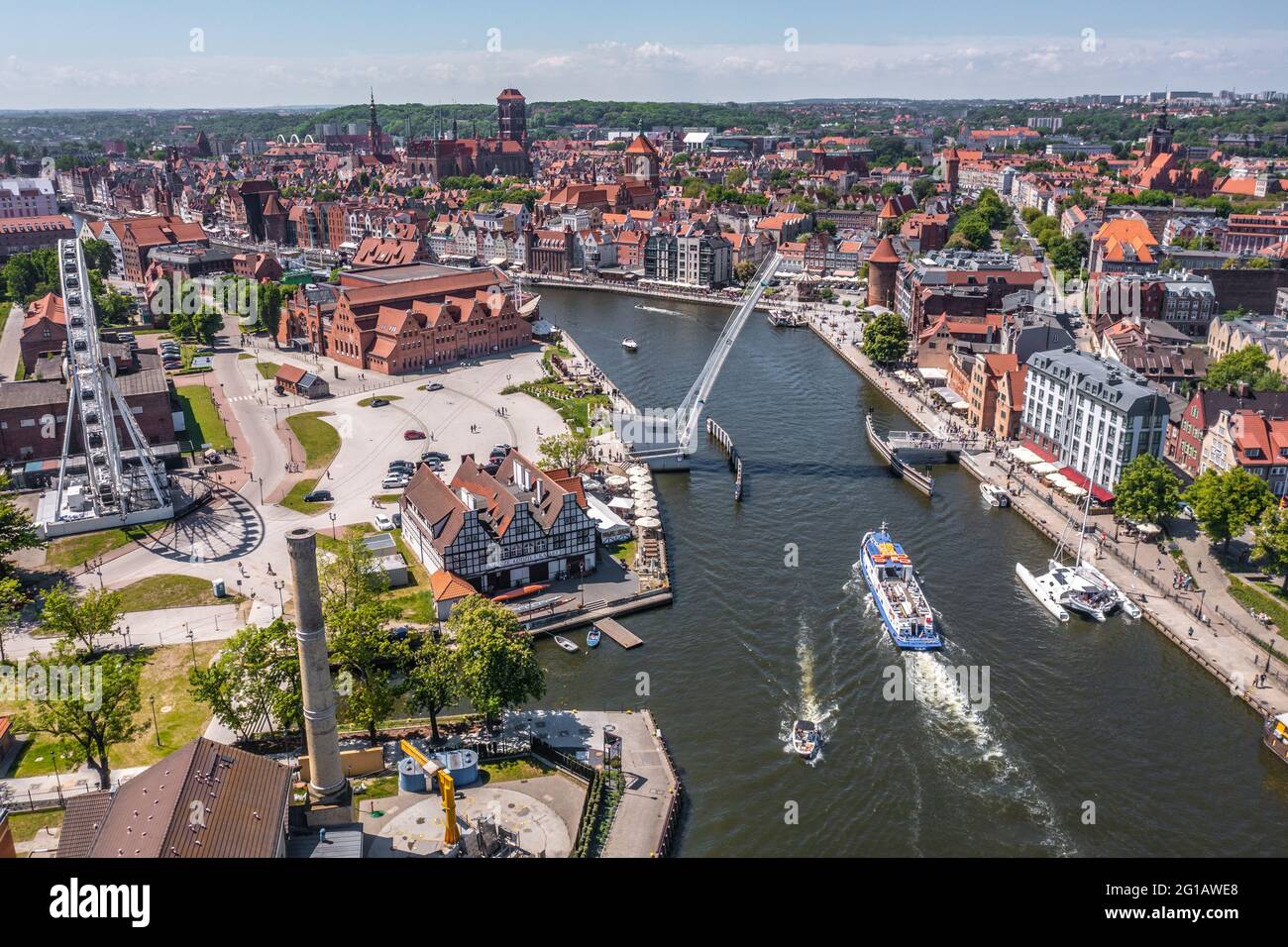 Danzig Polen per Drohne, Altstadt am Motlawa-Fluss Stockfoto