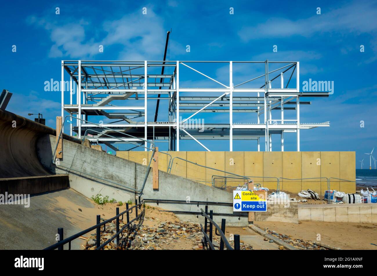 Bau des neuen Regent Cinema am Meer bei Redcar Installation der Stahlkonstruktion im Gange Stockfoto