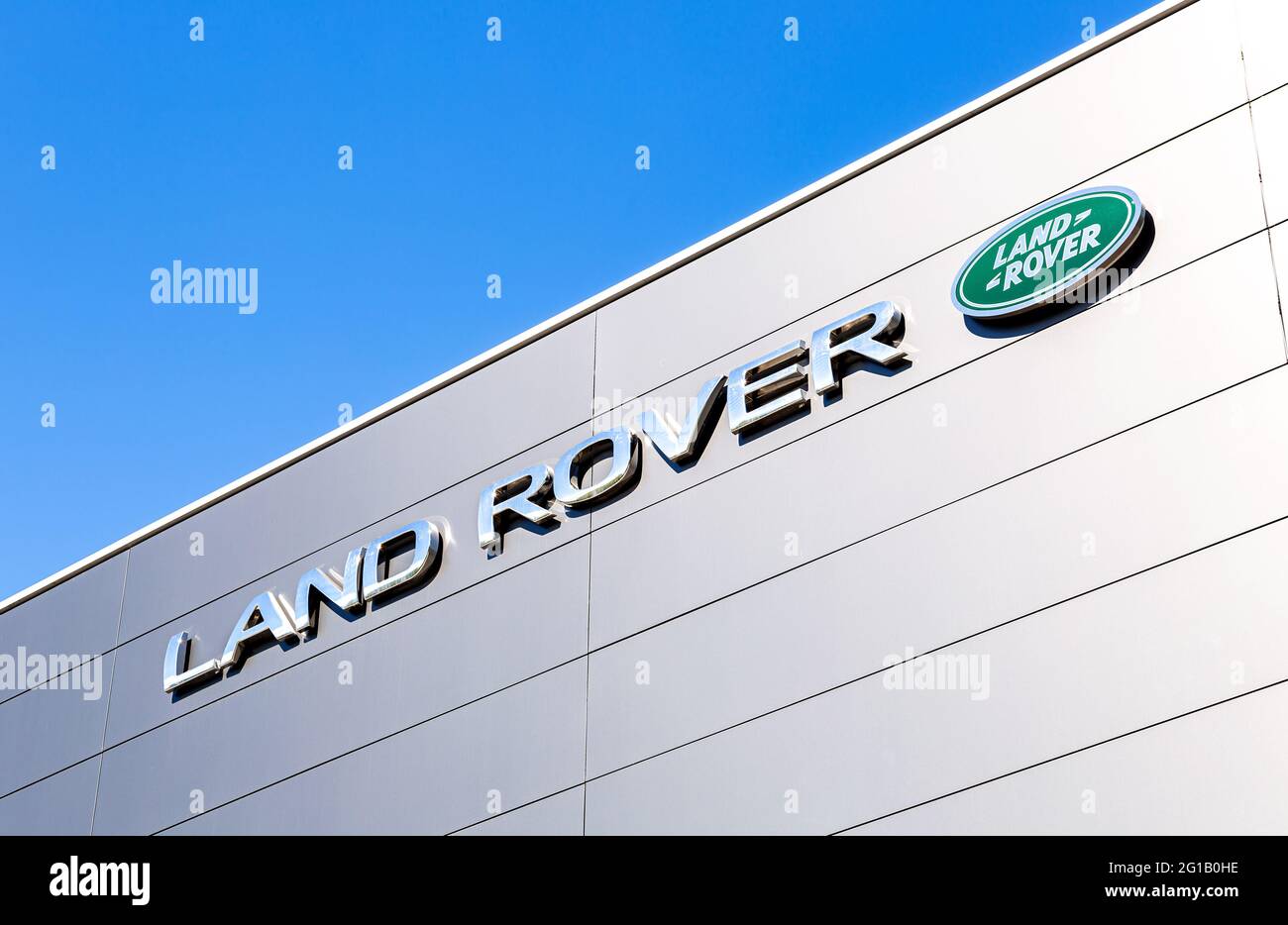 Samara, Russland - 13. Mai 2017: Land Rover Fahrzeuge Händler Schild auf dem Büro des offiziellen Händler Stockfoto