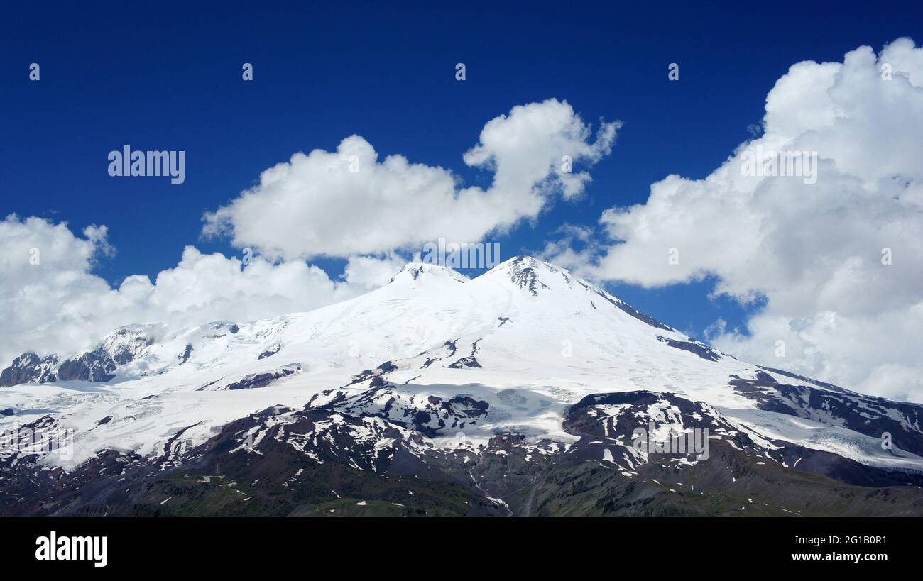 Elbrus Gipfel, Berg im Sommer Stockfoto