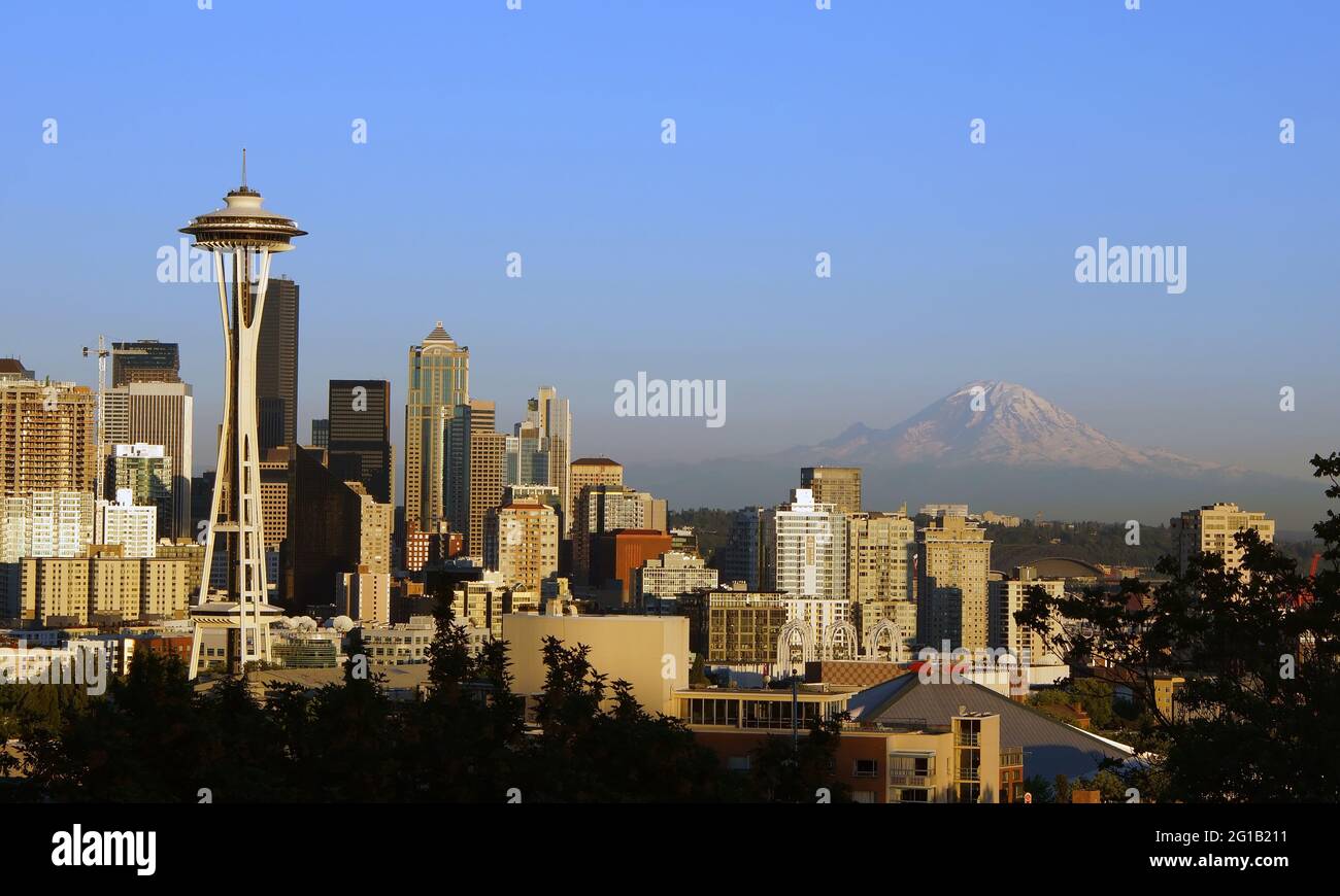 Seatle mit Mount Rainier Stockfoto