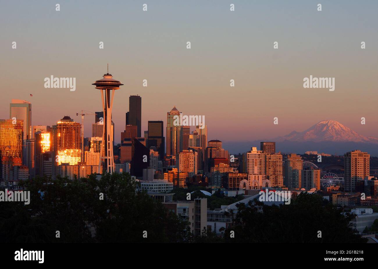 Seatle mit Mount Rainier Stockfoto