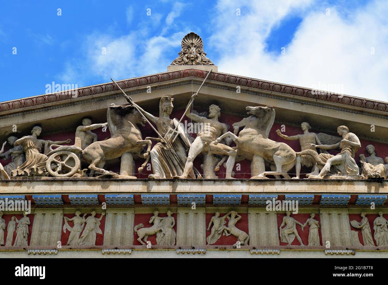Nashville, Tennessee, USA. Skulpturendetail über das Dach des Parthenon im Centennial Park. Stockfoto