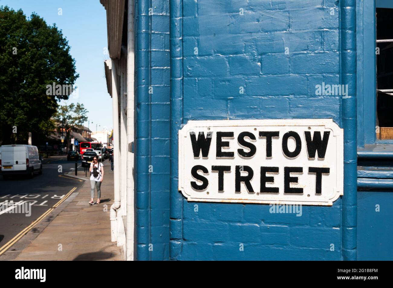Altes Straßenschild für Westow Street in Crystal Palace, South London. Stockfoto