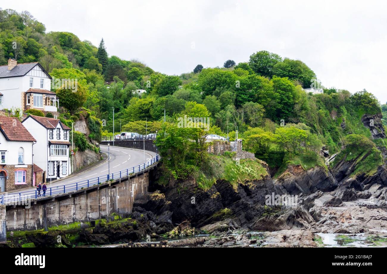 Das Dorf Combe Martin, North Devon, England, Großbritannien, zeigt die zerklüfteten Klippen Stockfoto