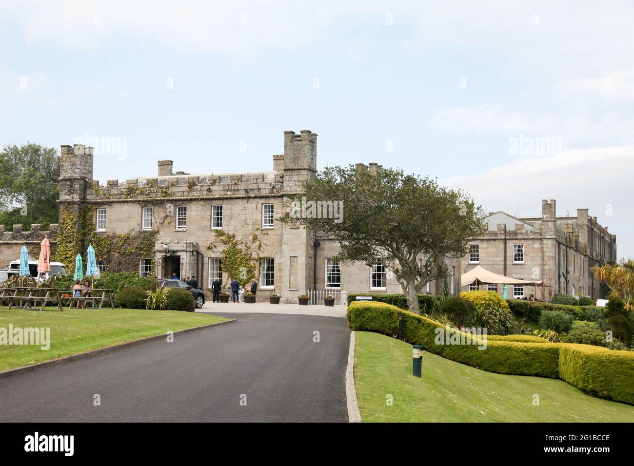 Zufahrt und Eingang zu Tregenna Castle, Carbis Bay, St. Ives, Cornwall, Großbritannien, Juni 2021 Stockfoto