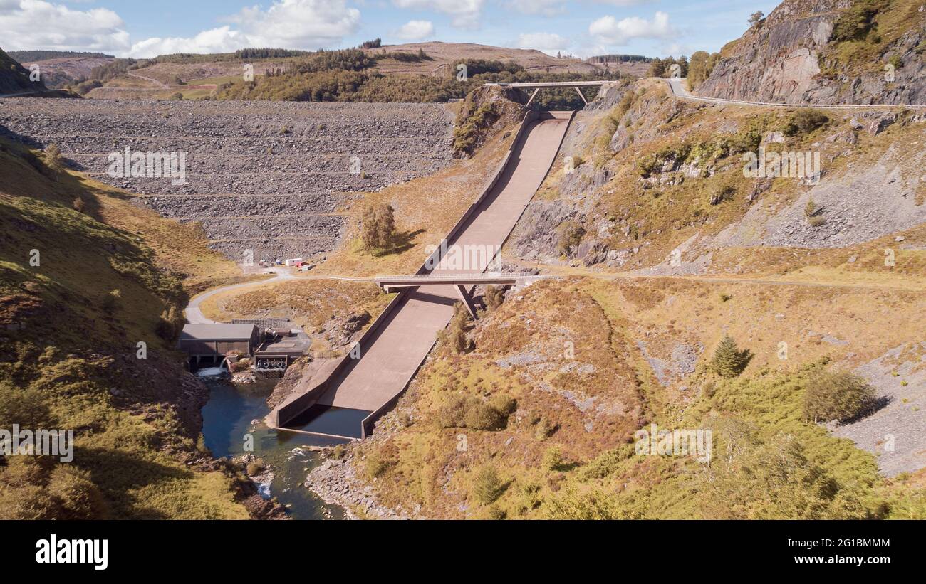 Luftaufnahme von Llyn Brianne Dam und Reservoir Stockfoto