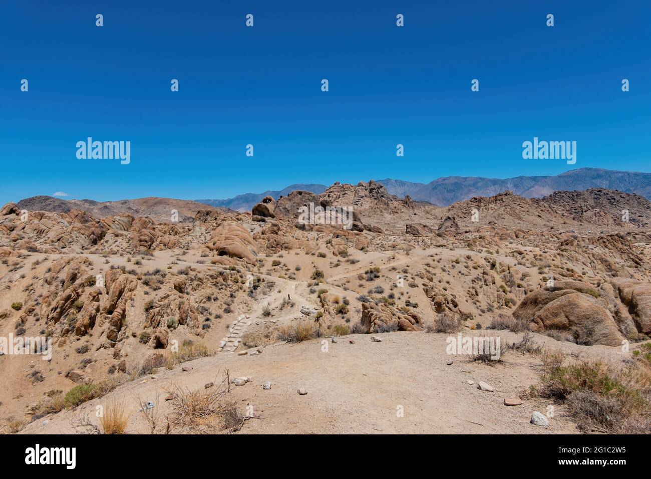 Wunderschöne Landschaft rund um den Mobius Arch Loop in Kalifornien Stockfoto