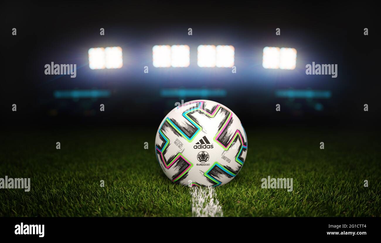 Guilherand Granges Frankreich 07 Juni 2021 Offizieller Adidas Fussball Der Euro 2020 2021 Fussballturnier Und Offizielles Logo Der Uefa Stadion Bac Stockfotografie Alamy