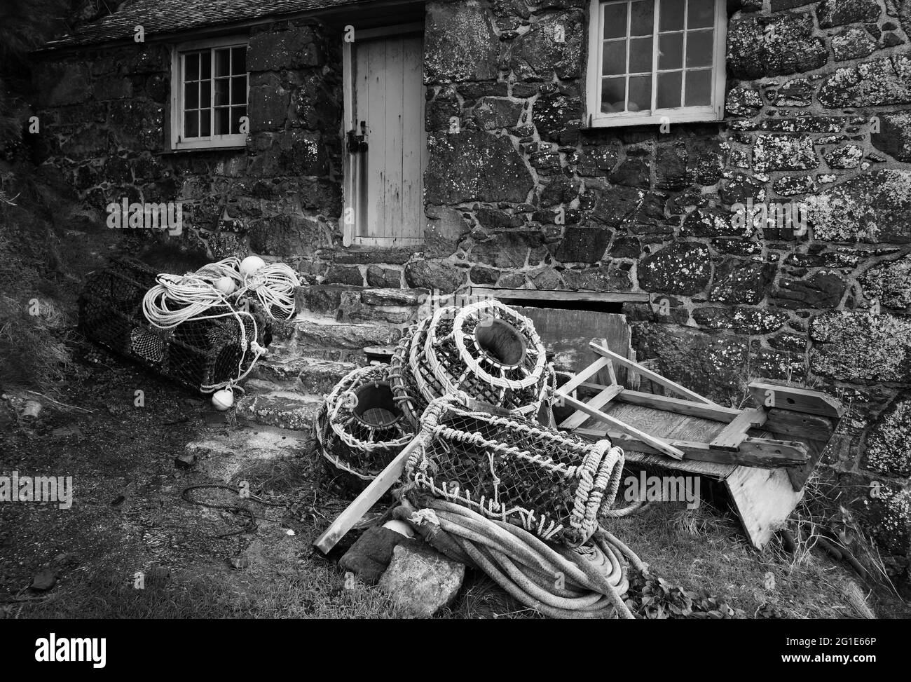 Ausrangierte Angelausrüstung, Mullion Cove, Großbritannien - John Gollop Stockfoto