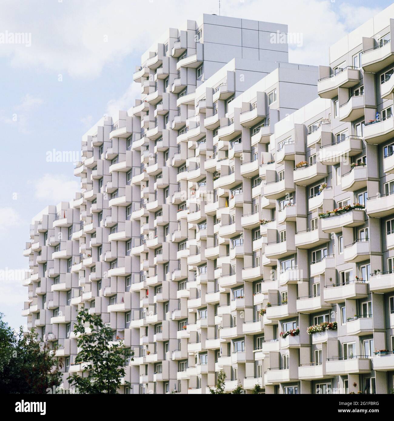 Architektur, mehrstöckiges Gebäude, Wohnanlage 'Osdorfer Born' in Hamburg, 1971, ZUSÄTZLICHE-RIGHTS-CLEARANCE-INFO-NOT-AVAILABLE Stockfoto