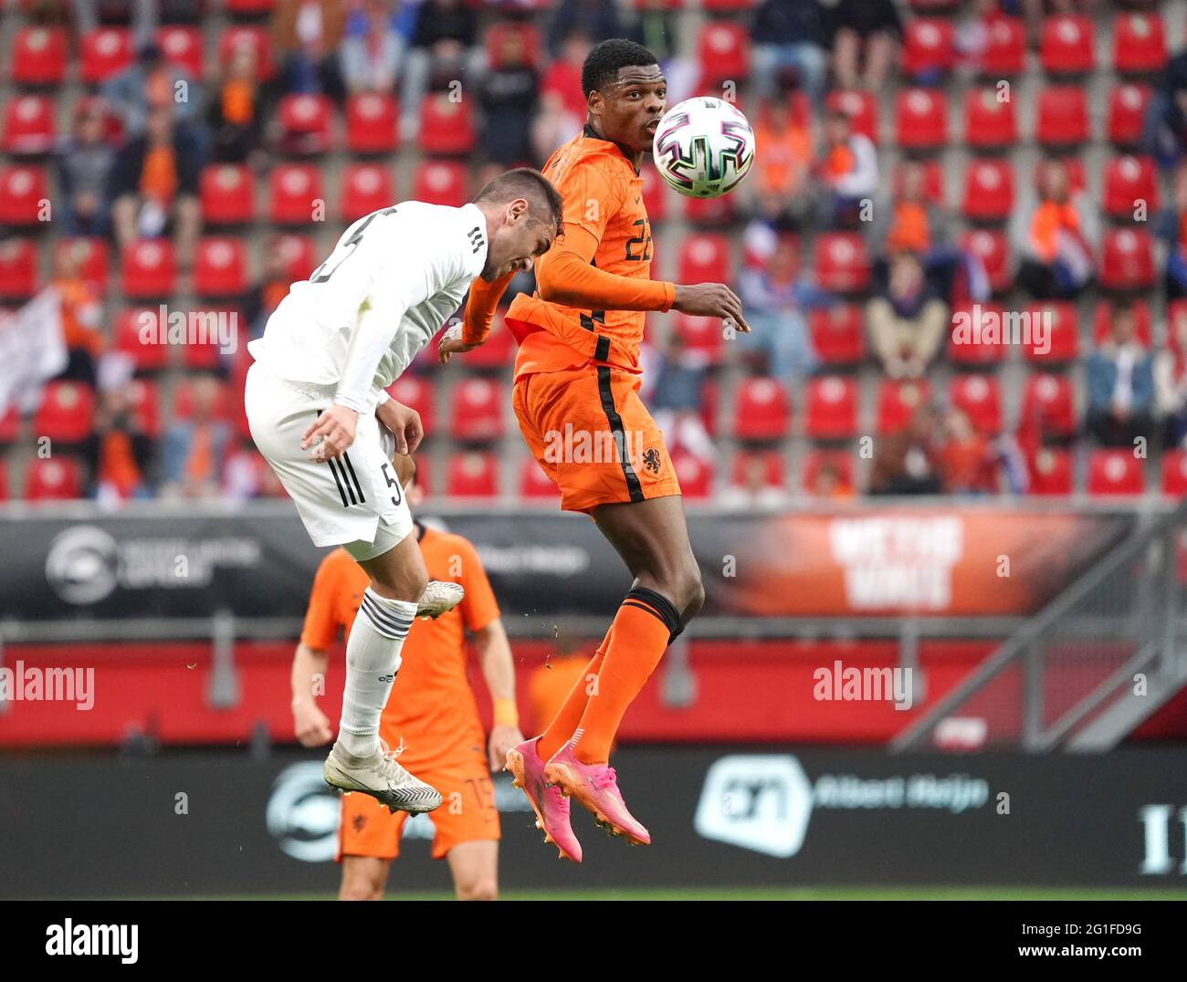 Denzel Dumfries beim Freundschaftsspiel Niederlande gegen Georgien am 6. Juni 2021 im FC Twente Stadion in Enschede, Niederlande Foto von SCS/Soenar Chamid/AFLO (HOLLAND OUT) Stockfoto