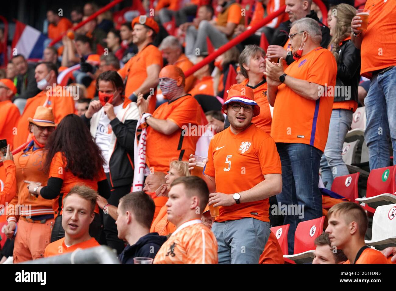 Öffentlichkeit, Zuschauer beim Freundschaftsspiel Niederlande gegen Georgien am 6. Juni 2021 im FC Twente Stadion in Enschede, Niederlande Foto von SCS/Soenar Chamid/AFLO (HOLLAND OUT) Stockfoto