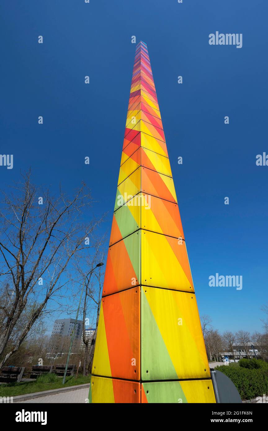 Bunte Säule, Kunst am Gebäude, Campus Grosshadern, LMU-Krankenhaus, München, Oberbayern, Bayern, Deutschland Stockfoto