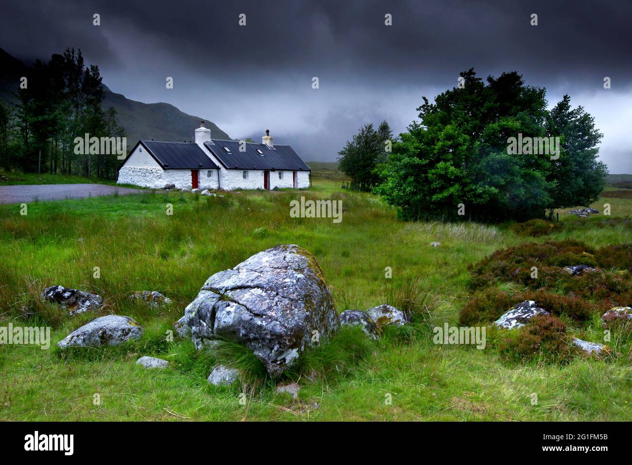 Buachaille Etive Mor, Glen Coe Valley, Blackrock Cottage, weißes Haus, Highlands, Highland, Schottland, Vereinigtes Königreich Stockfoto