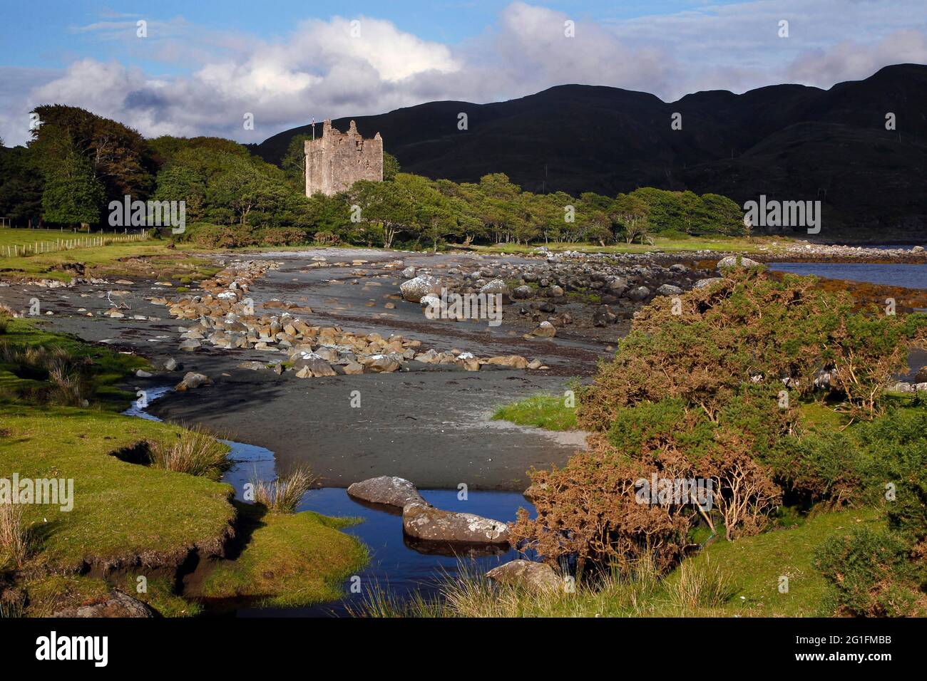 Strand, Black Beach, Moy Castle, Schloss, Loch Buie, Mull, Innere Hebriden, Hebriden, Highlands, Highland, Schottland, Vereinigtes Königreich Stockfoto
