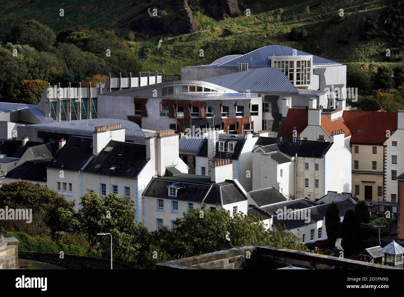 Schottisches Parlament, Parlament von Schottland, Architekt Enric Miralles, Blick vom Calton Hill, Holyrood, Edinburgh, Schottland, Vereinigtes Königreich Stockfoto