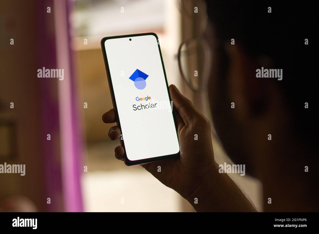 Assam, indien - 29. Mai 2021 : Google Scholar App-Logo auf Handy-Bildschirm Stock Bild. Stockfoto