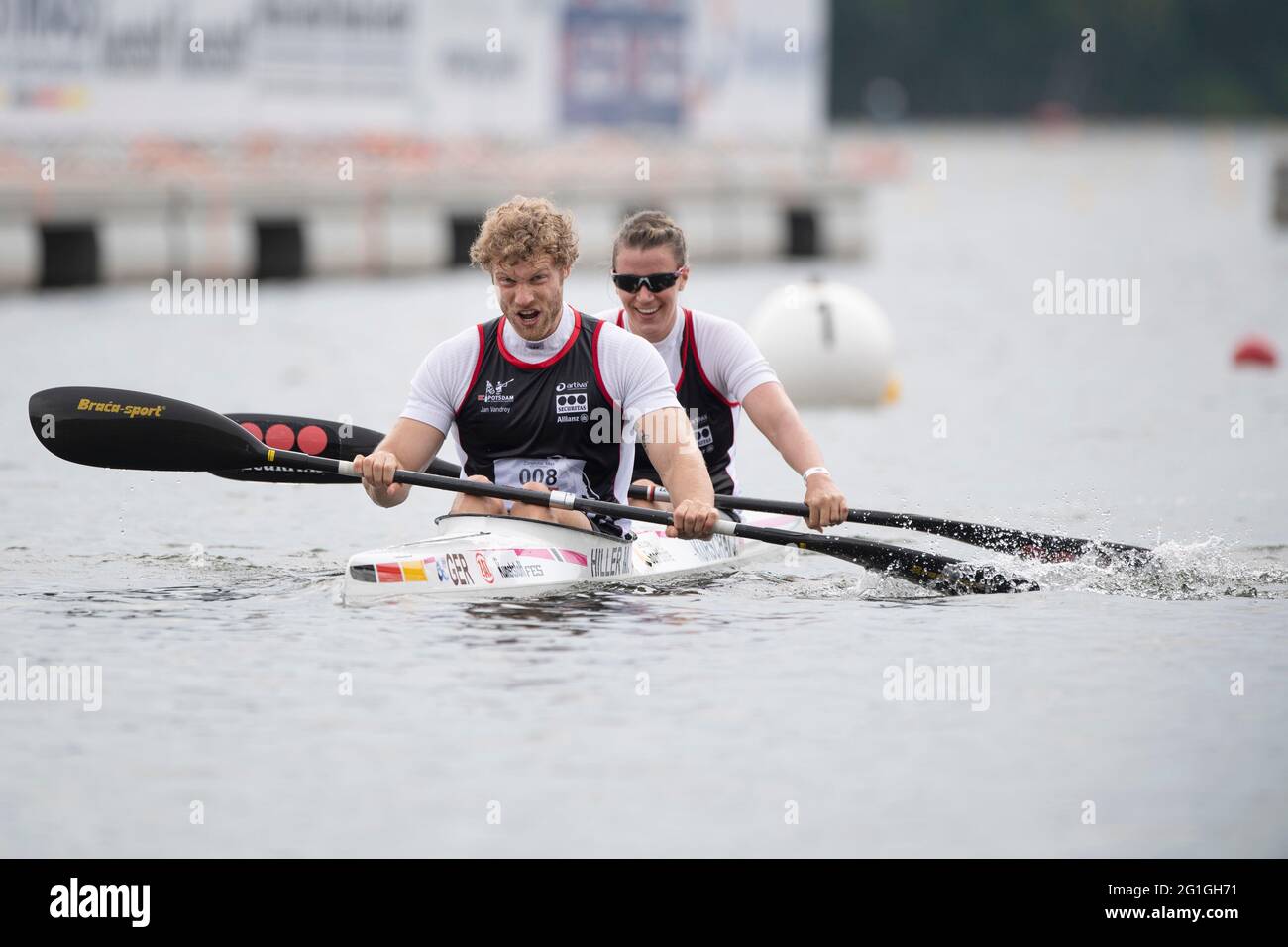 Duisburg, Deutschland. Juni 2021. Franziska JOHN (KC Potsdam) und Max ZAREMBA (KC Potsdam), Action, Jubel im Ziel, Halbfinale, CANoe K2 mischte vom 3. Bis 6. Juni 2021 in Duisburg das Finale 2021 in den Disziplinen CANoe, SUP, CANoe Polo, Credit: dpa/Alamy Live News Stockfoto