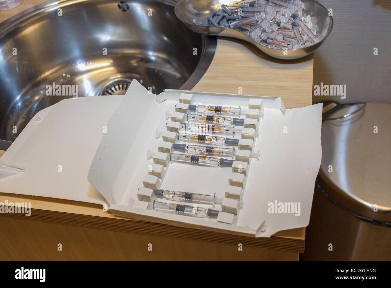 Neue Spritzen mit Grippe Aufnahmen in der Medizin und verwendet, die bei der jährlichen Grippe Prävention in den Niederlanden Stockfoto