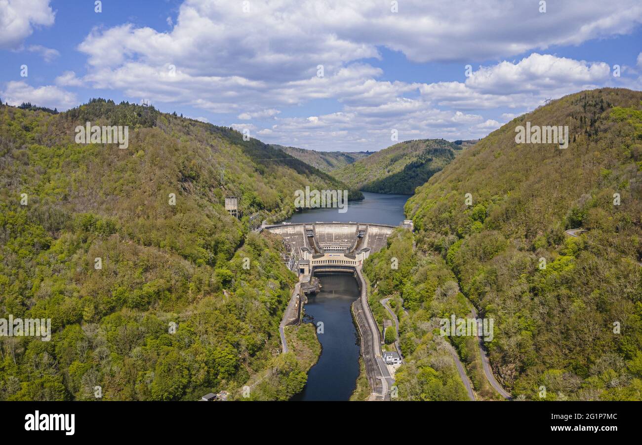 Frankreich, Correze, Dordogne-Tal, Servieres le Chateau, Chastang-Staudamm an der Dordogne (Luftaufnahme) Stockfoto