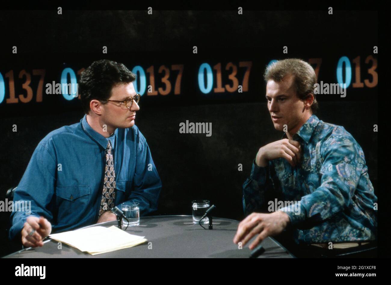 Lutz Dombrowski, ehemaliger Leichtathlet, zu Gast bei Roger Willemsen in der Talkshow '0137' beim Bezahlsender Premiere zu seiner Stasi Mitgliedschaft, Deutschland 1991. Stockfoto