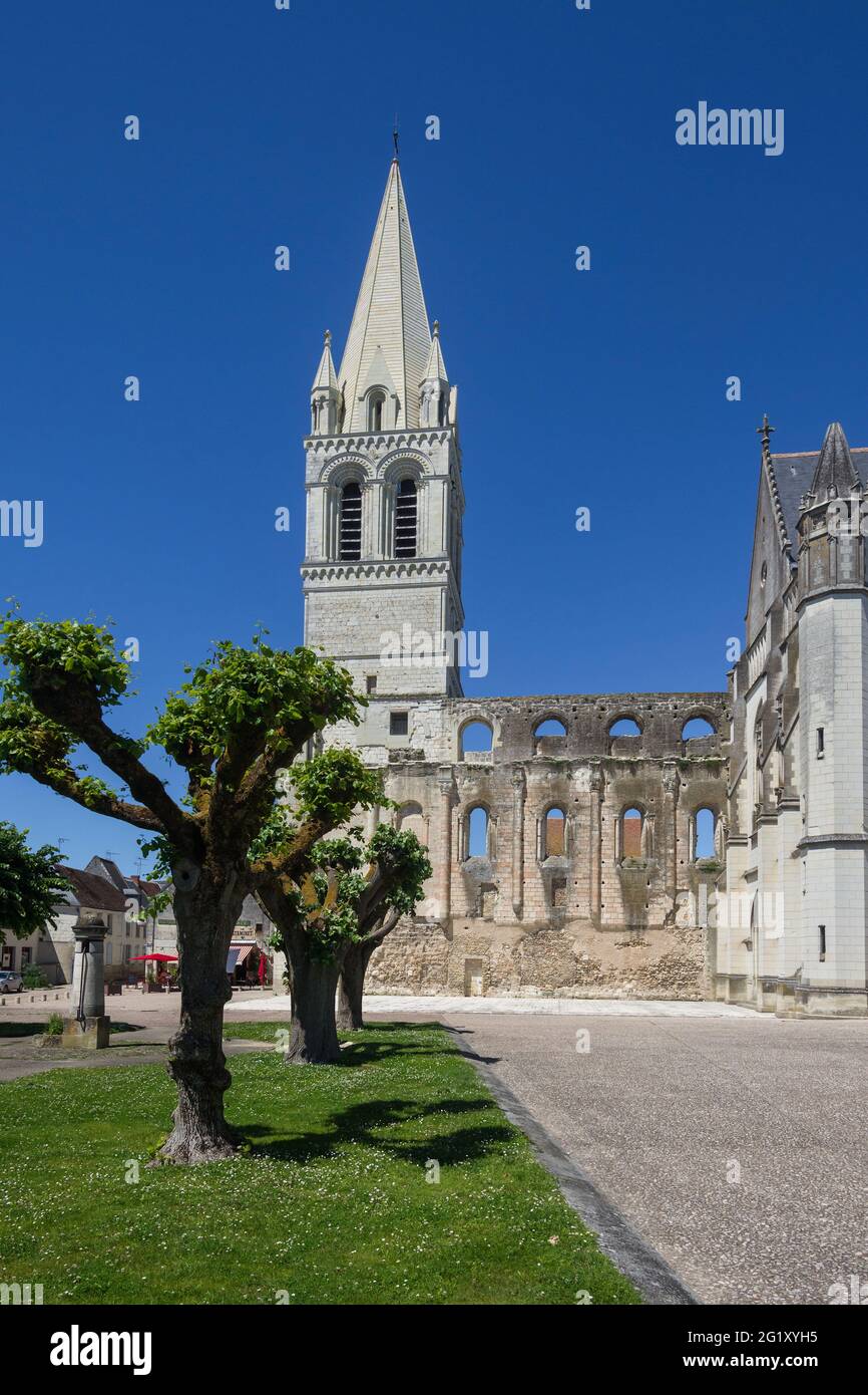Ansicht der Abteikirche St. Pierre Ruine in Beaulieu-lès-Loches, Indre-et-Loire (37), Frankreich. Stockfoto