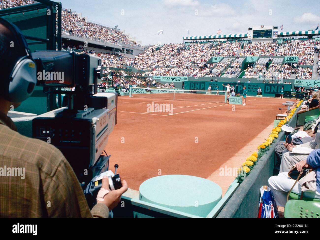 Dreharbeiten zum Einzel-Tennisspiel der Frauen, Roland Garros, Frankreich 1992 Stockfoto